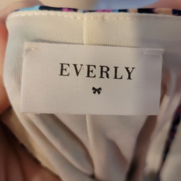 Everly Small Womens Blouse - Picture 6 of 7